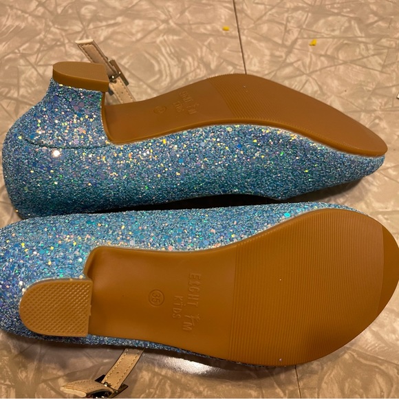 Blue sparkly Mary Jane’s with a 1’ heel and a flower on the clasp - Picture 3 of 6